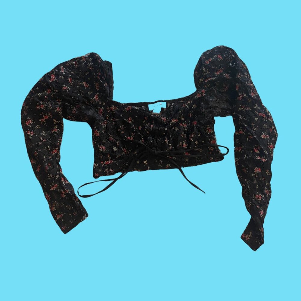Topshop lace black and flower cropped shirt puffy sleeves size 4